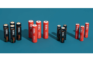 Batteries AAA: types, caractéristiques de tension, maintenance